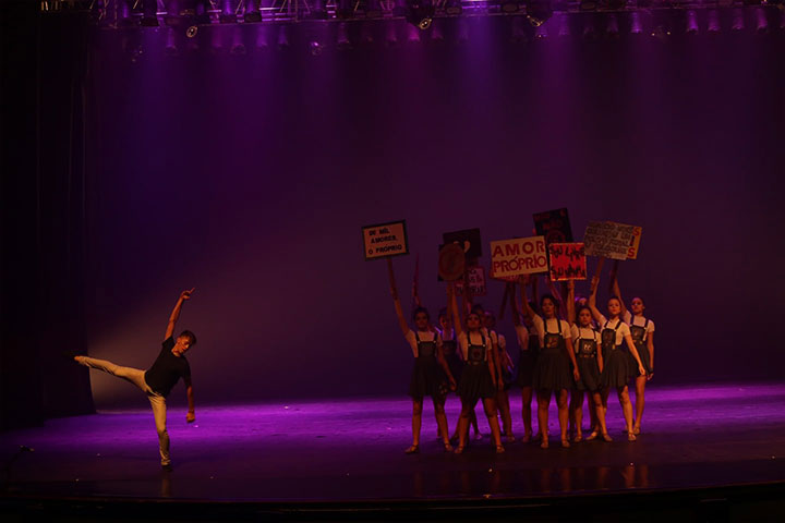 <p>Protesto - Companhia da Dança</p>
